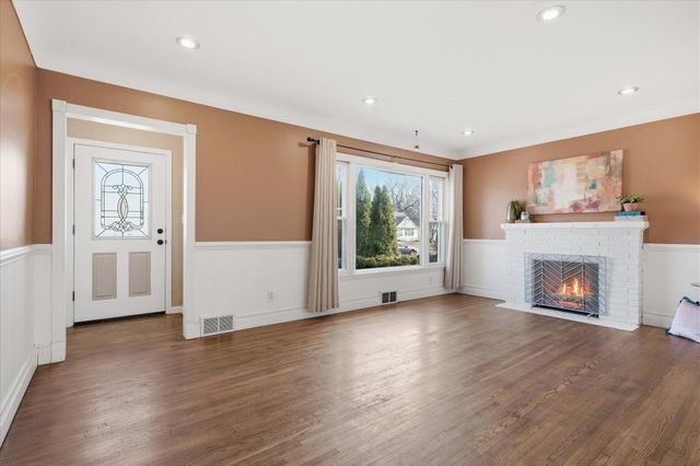 5535 Colfax Avenue N, Brooklyn Center, MN 55430