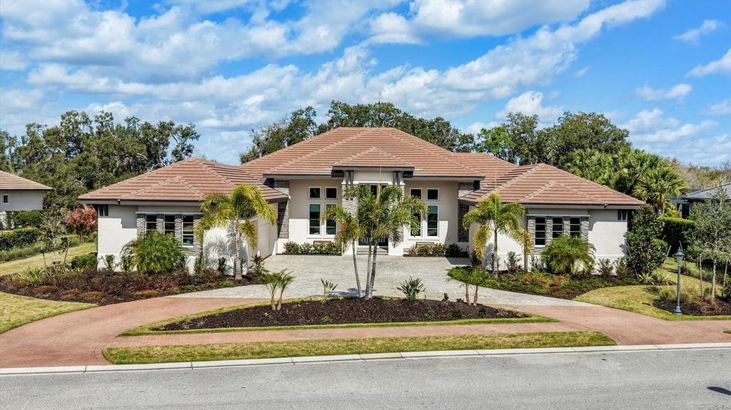 Image 1 of property listing at 3927 FOUNDERS CLUB DRIVE, Sarasota, FL 34240