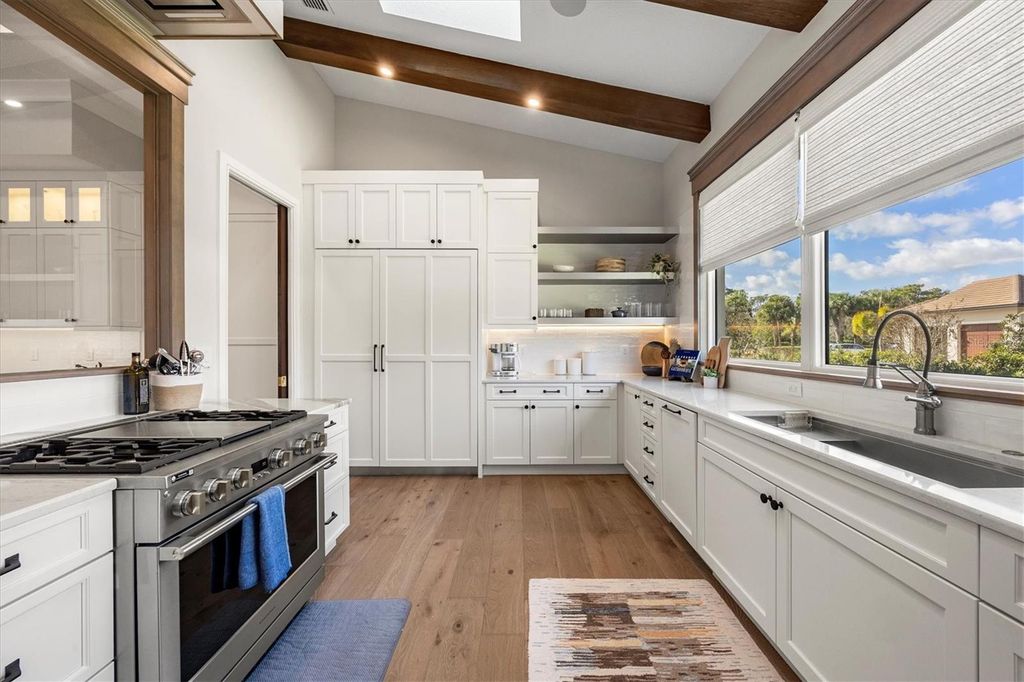 Image 19 of property listing at 3927 FOUNDERS CLUB DRIVE, Sarasota, FL 34240