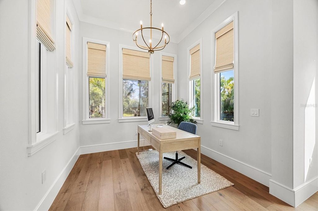 Image 24 of property listing at 3927 FOUNDERS CLUB DRIVE, Sarasota, FL 34240