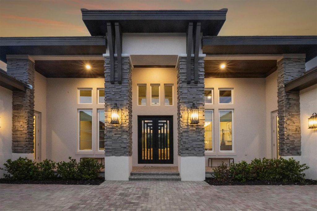 Image 4 of property listing at 3927 FOUNDERS CLUB DRIVE, Sarasota, FL 34240