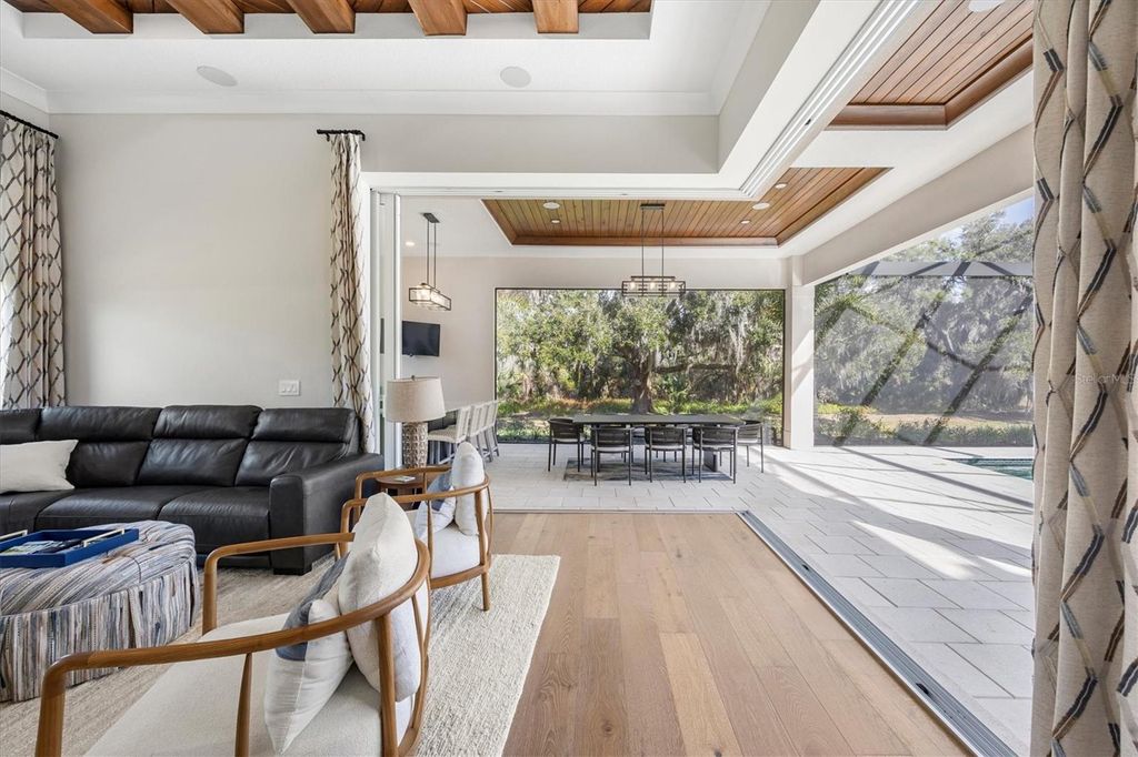 Image 31 of property listing at 3927 FOUNDERS CLUB DRIVE, Sarasota, FL 34240