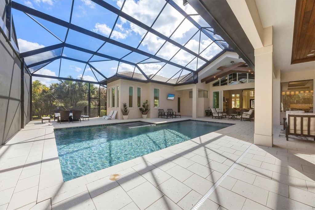 Image 37 of property listing at 3927 FOUNDERS CLUB DRIVE, Sarasota, FL 34240