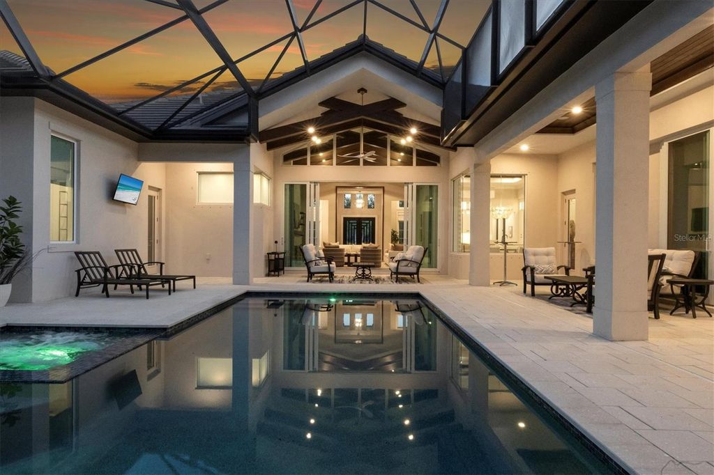 Image 38 of property listing at 3927 FOUNDERS CLUB DRIVE, Sarasota, FL 34240