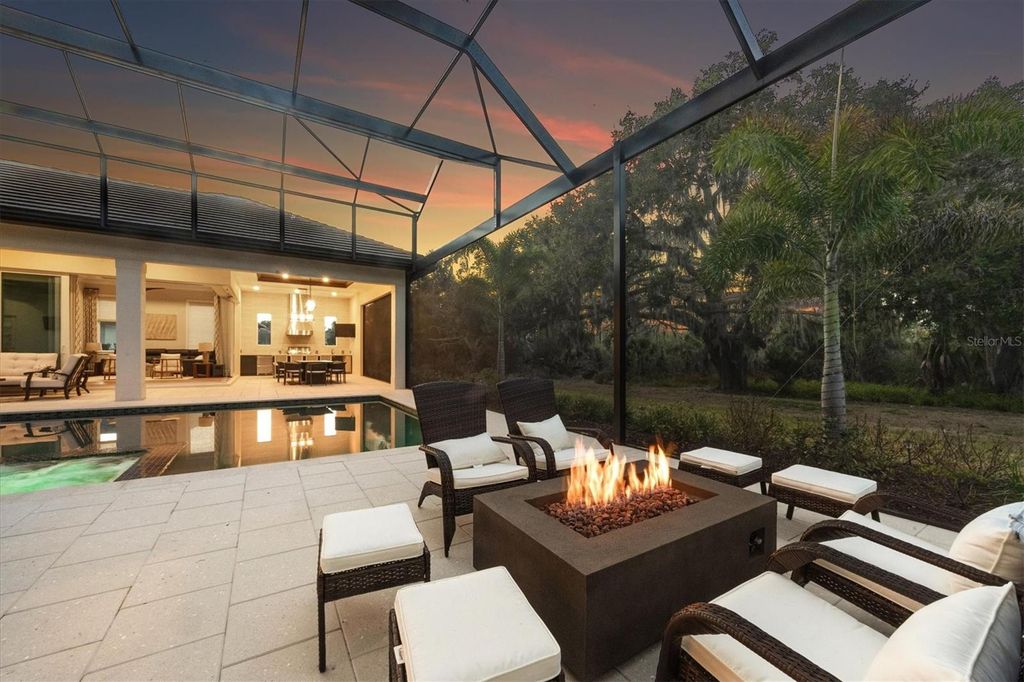 Image 39 of property listing at 3927 FOUNDERS CLUB DRIVE, Sarasota, FL 34240