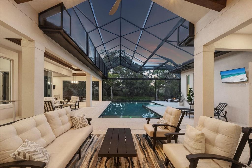 Image 40 of property listing at 3927 FOUNDERS CLUB DRIVE, Sarasota, FL 34240