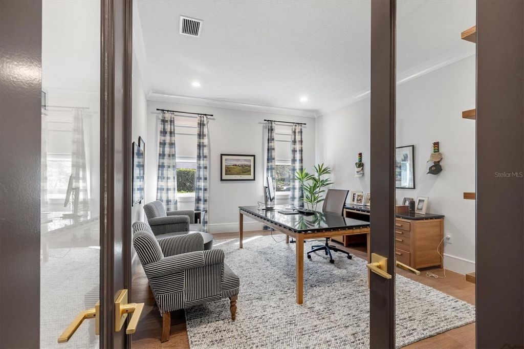 Image 41 of property listing at 3927 FOUNDERS CLUB DRIVE, Sarasota, FL 34240