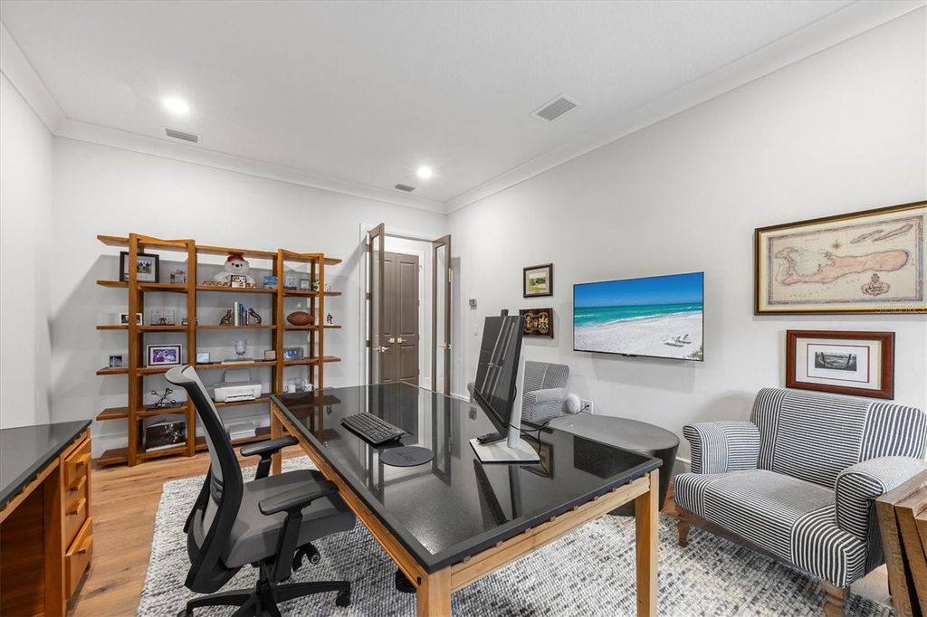 Image 43 of property listing at 3927 FOUNDERS CLUB DRIVE, Sarasota, FL 34240