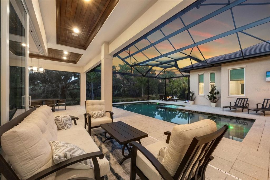 Image 51 of property listing at 3927 FOUNDERS CLUB DRIVE, Sarasota, FL 34240