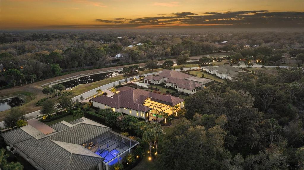 Image 62 of property listing at 3927 FOUNDERS CLUB DRIVE, Sarasota, FL 34240