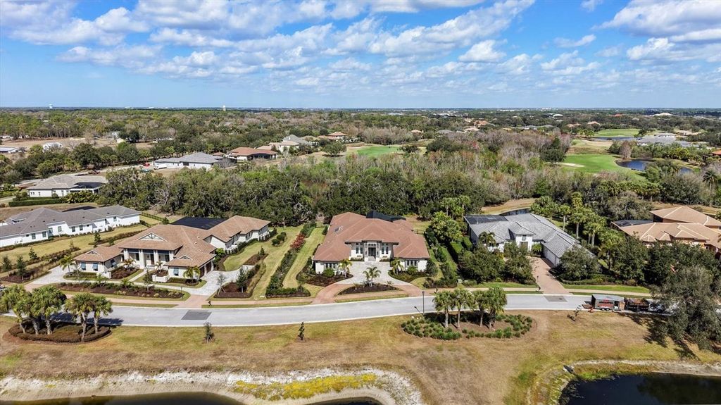 Image 64 of property listing at 3927 FOUNDERS CLUB DRIVE, Sarasota, FL 34240