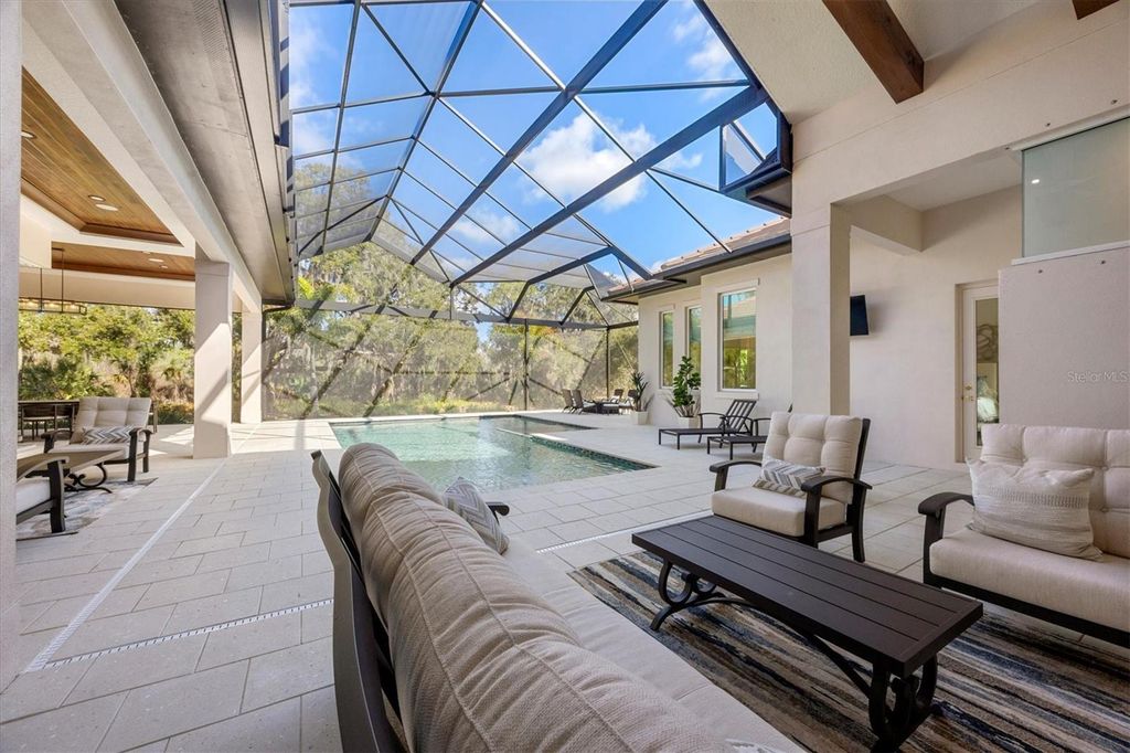 Image 68 of property listing at 3927 FOUNDERS CLUB DRIVE, Sarasota, FL 34240