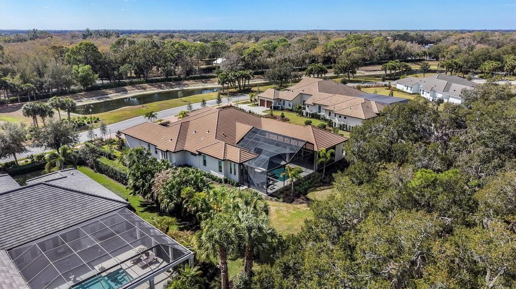 Image 78 of property listing at 3927 FOUNDERS CLUB DRIVE, Sarasota, FL 34240