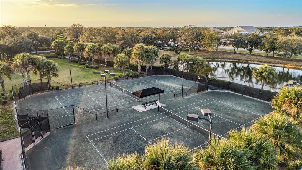 Image 80 of property listing at 3927 FOUNDERS CLUB DRIVE, Sarasota, FL 34240