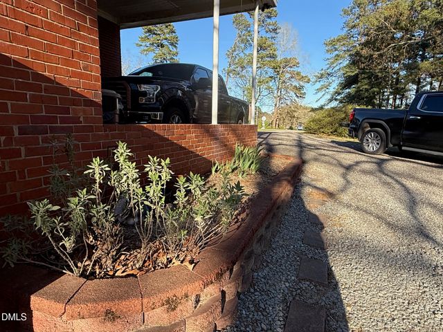 3032 Federal Road, Benson, NC 27504