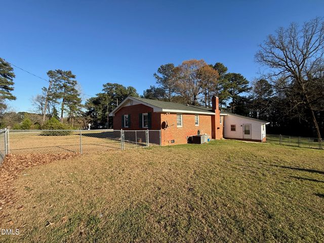 3032 Federal Road, Benson, NC 27504