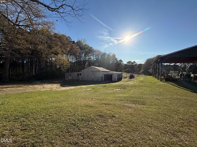 3032 Federal Road, Benson, NC 27504