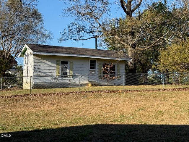 3032 Federal Road, Benson, NC 27504