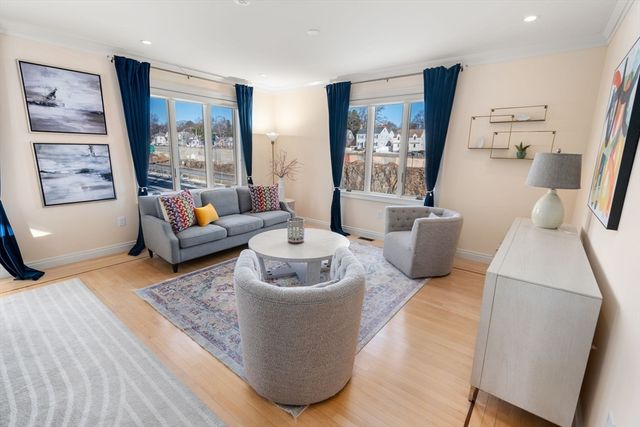 10 Lamoine St, Belmont, MA 02478