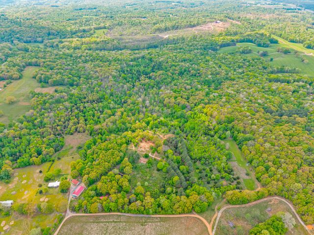 208 Tomsic Rd, Indian Mound, TN 37079
