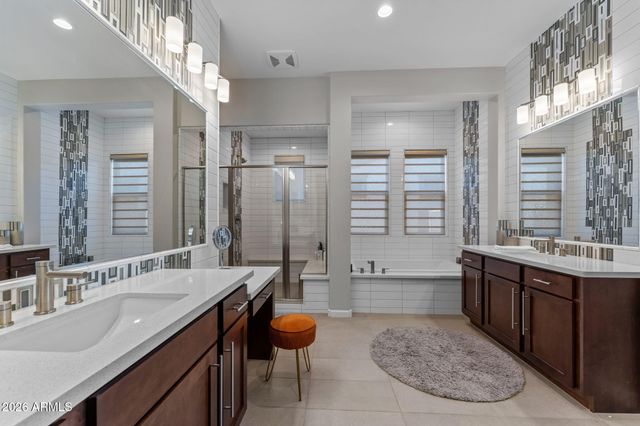 3286 MAVERICK Drive, Wickenburg, AZ 85390