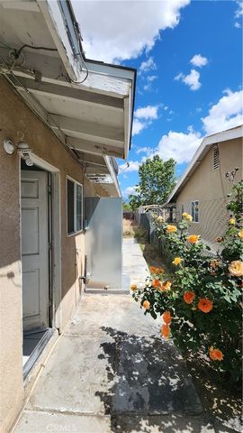 623 S Mistletoe Avenue, San Jacinto, CA 92583