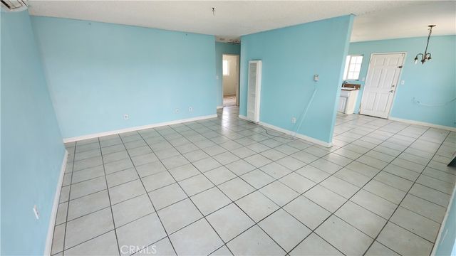 623 S Mistletoe Avenue, San Jacinto, CA 92583