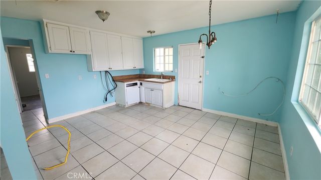 623 S Mistletoe Avenue, San Jacinto, CA 92583