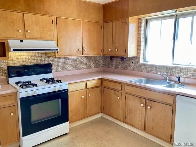 2106 Collier Avenue, Colorado Springs, CO 80909