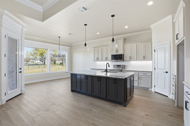 6002 Oakwood Court, Granbury, TX 76049