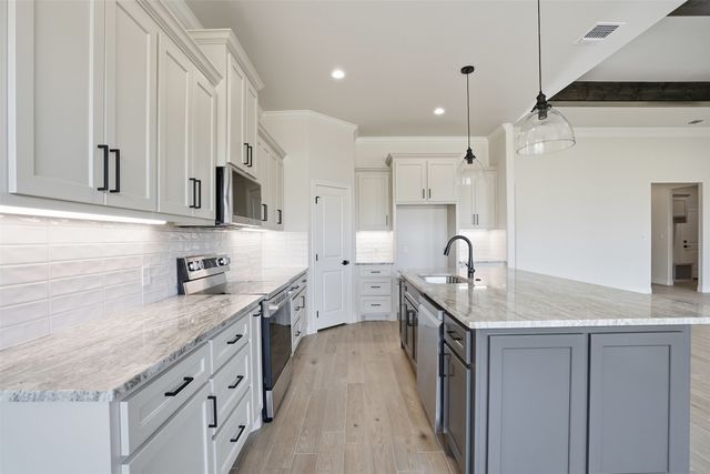 6002 Oakwood Court, Granbury, TX 76049