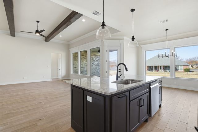 6002 Oakwood Court, Granbury, TX 76049