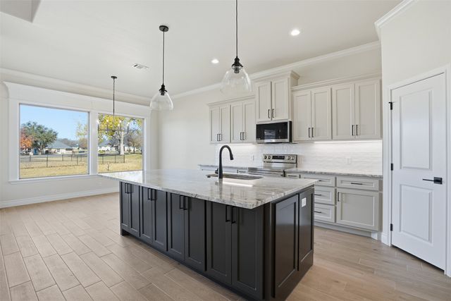 6002 Oakwood Court, Granbury, TX 76049