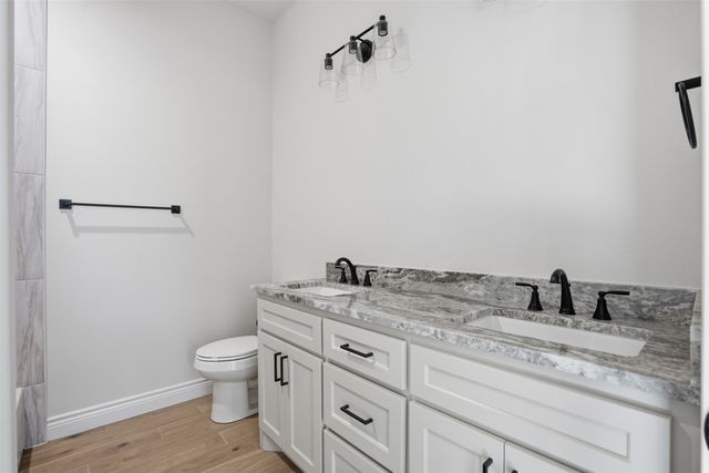 6002 Oakwood Court, Granbury, TX 76049