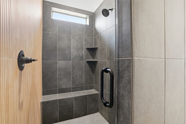 6002 Oakwood Court, Granbury, TX 76049