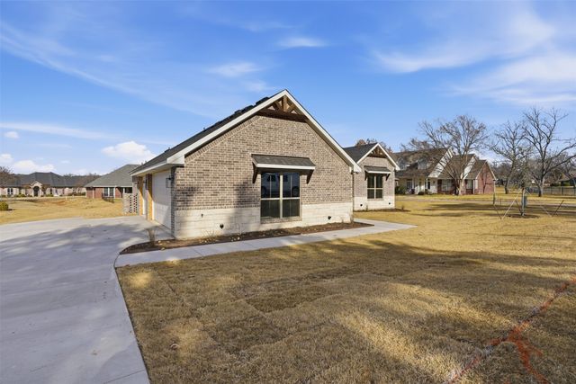 6002 Oakwood Court, Granbury, TX 76049