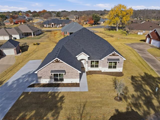 6002 Oakwood Court, Granbury, TX 76049