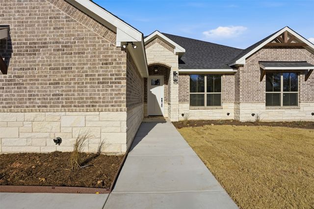 6002 Oakwood Court, Granbury, TX 76049