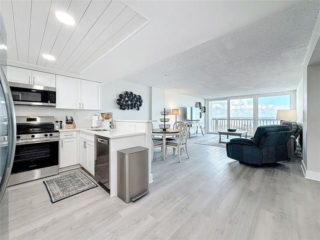 400 ISLAND WAY 1411, Clearwater Beach, FL 33767