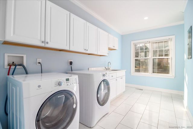 226 Putnam Road, New Canaan, CT 06840