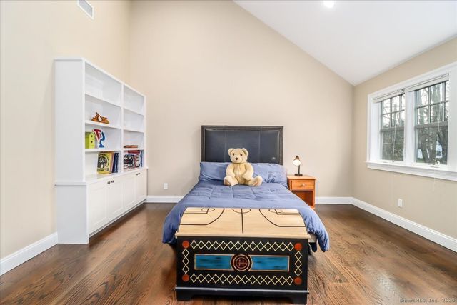 226 Putnam Road, New Canaan, CT 06840