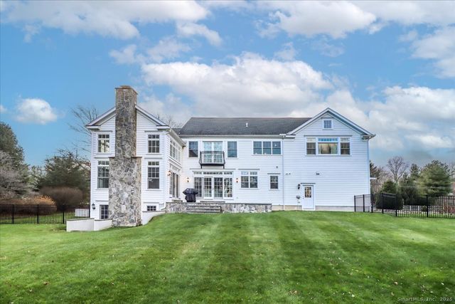 226 Putnam Road, New Canaan, CT 06840