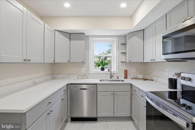 4560 METRO CT, Annandale, VA 22003