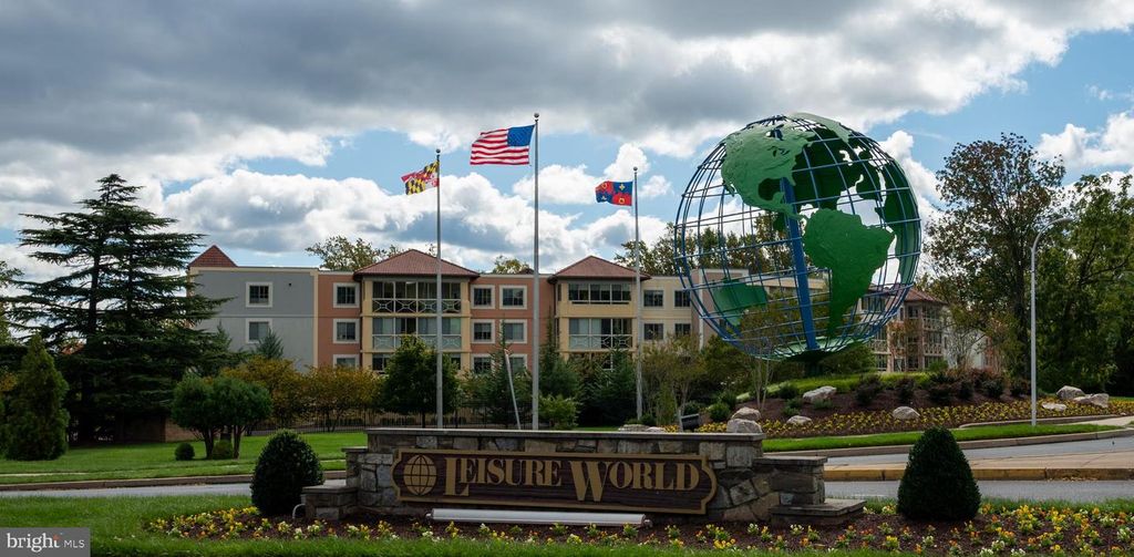 Image 12 of property listing at 15107 INTERLACHEN DR #2-102, Silver Spring, MD 20906