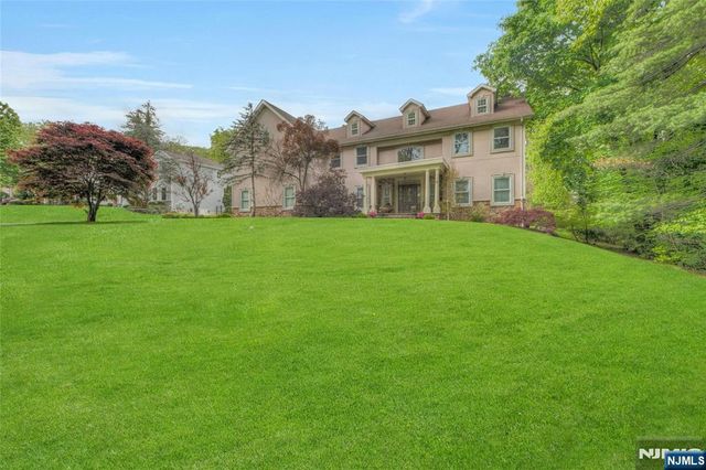 501 Clinton Avenue, Wyckoff, NJ 07481