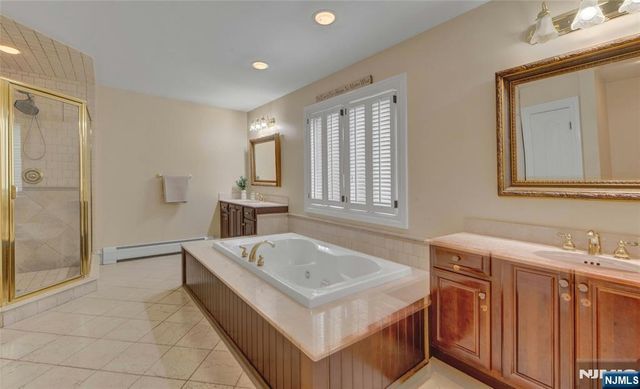 501 Clinton Avenue, Wyckoff, NJ 07481