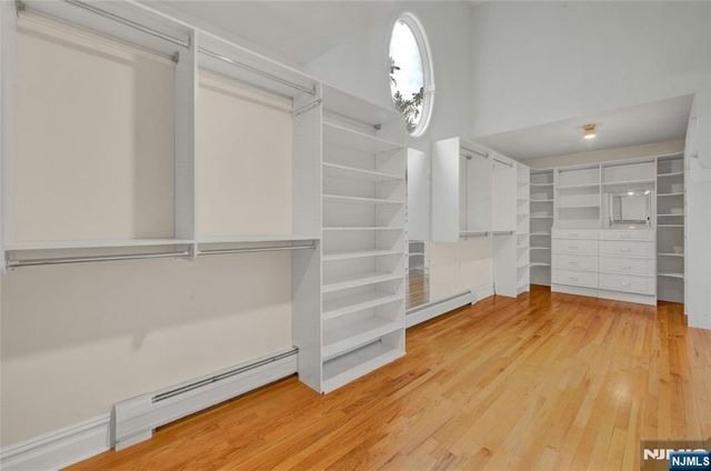 501 Clinton Avenue, Wyckoff, NJ 07481
