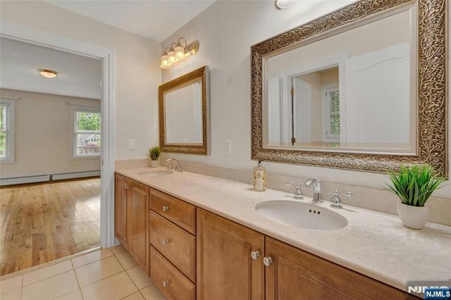 501 Clinton Avenue, Wyckoff, NJ 07481