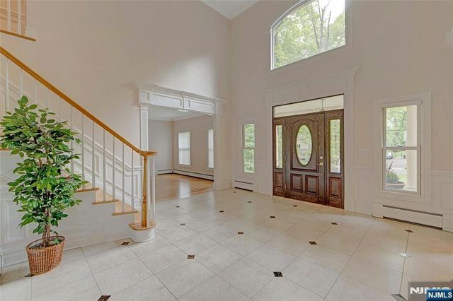 501 Clinton Avenue, Wyckoff, NJ 07481