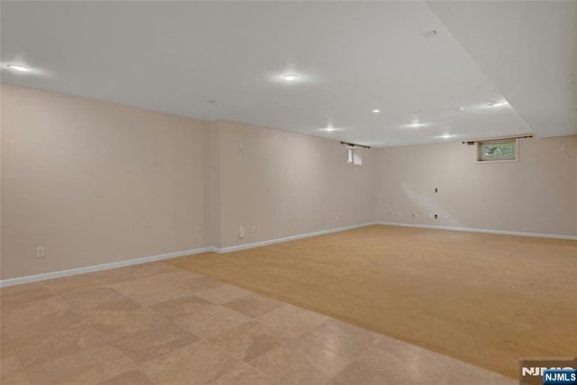 501 Clinton Avenue, Wyckoff, NJ 07481